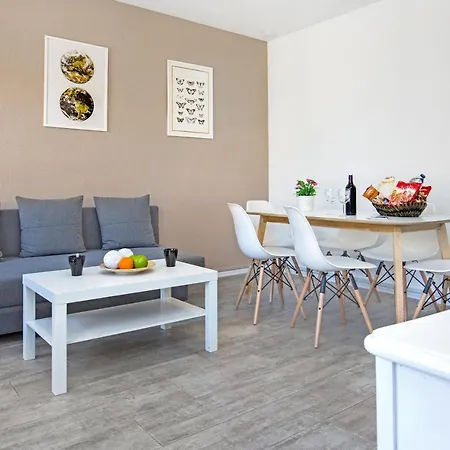 Vass Holidays Apartment *
